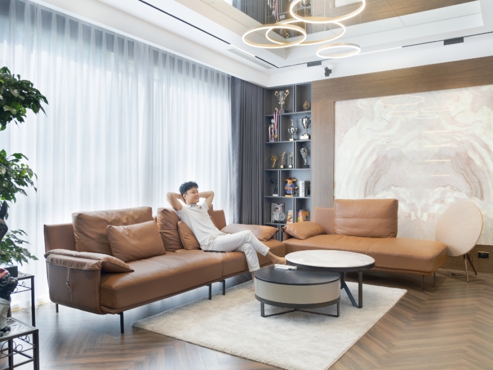 Khám phá “vạn tiện nghi” trong căn biệt thự phố của diễn viên Hồng Đăng