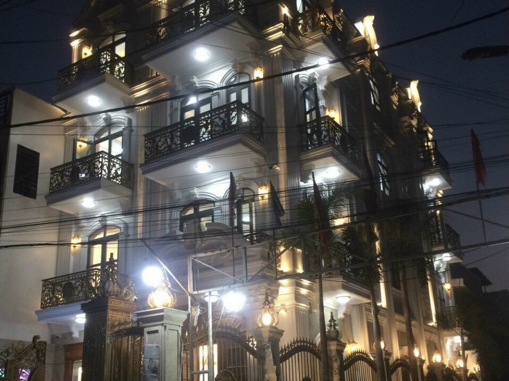 Lâu đài thông minh trong hẻm nhỏ Bình Tân