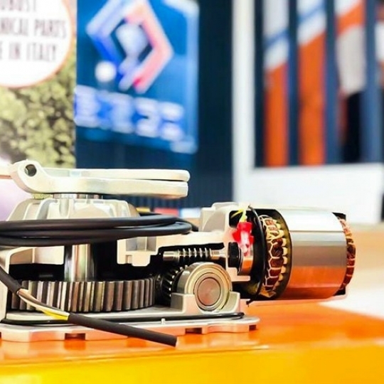 Motor cổng âm sàn cao cấp tự động thông minh